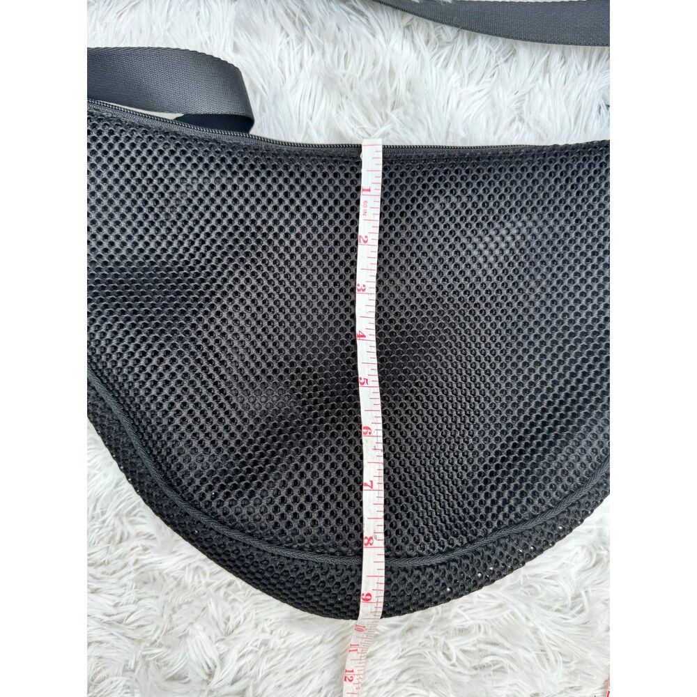 UNIQLO Black Mesh Crossbody Sling Bag Unisex Adjustable Strap - Picture 8 of 9
